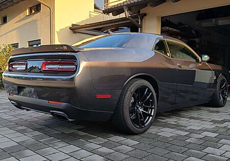 Dodge Challenger R/T Scat Pack