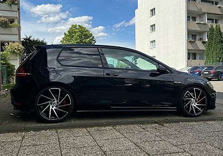 VW Golf GTI Volkswagen Performance BlueMotion Technology DSG