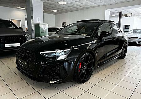 Audi RS3 Lim quattro Pano/Kamera/Matrix/ACC/Keramik