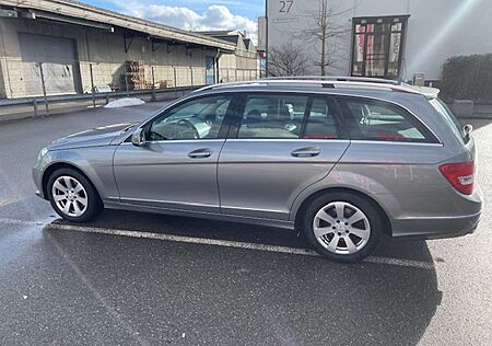 Mercedes-Benz C 220 T CDI DPF (BlueEFFICIENCY) 7G-TRONICAvantgarde