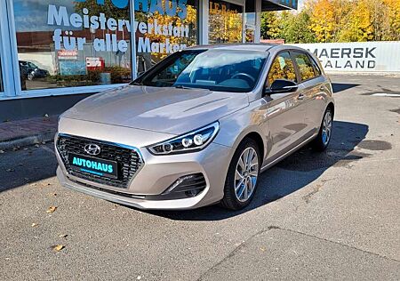 Hyundai i30 1,4 T-GDI Passion + Navi*SHZ*PDC*Kamera