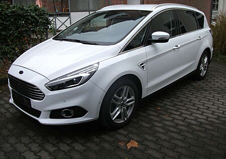 Ford S-Max 1.5 Titanium, Alufelgen, E-AHK,E-Heckklappe,LED