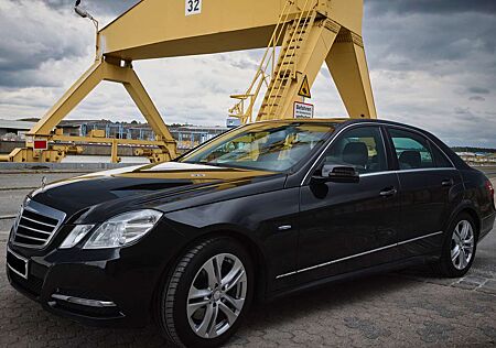 Mercedes-Benz E 300 BlueEFFICIENCY 7G-TRONIC Avantgarde