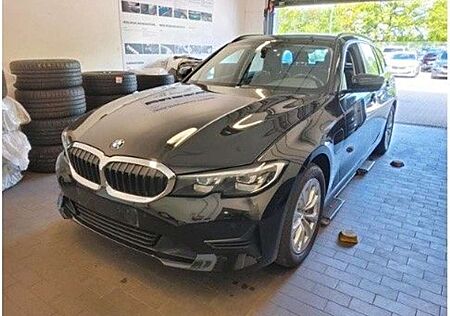 BMW 330 e Aut/Navi/SportSitze/Tempomat/SportBoost