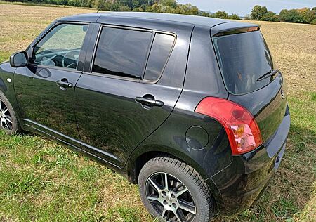 Suzuki Swift gebraucht kaufen Suzuki Swift Fließheck 3-Türer 1.3 Comfort