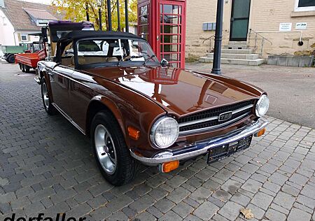 Triumph TR6 in außergewöhnlicher Farbkombi