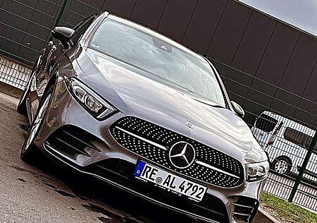 Mercedes-Benz A 250 e 8G-DCT AMG Line