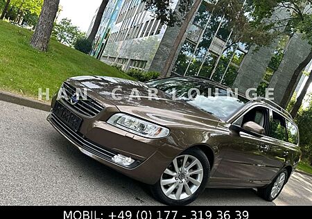 Volvo V70 Kombi Momentum*AUTOMATIK*LEDER*NAVI*XENON*