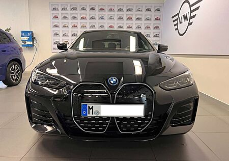 BMW i4 eDrive35, selbst lenkendes System, M-Sport