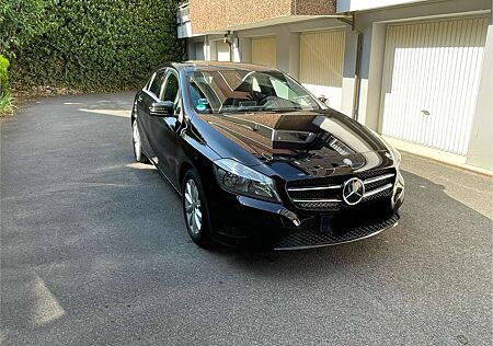 Mercedes-Benz A 180 BlueEfficiency (176.042)