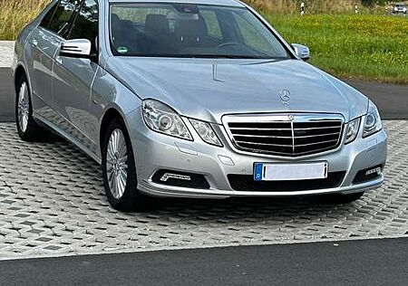 Mercedes-Benz E 250 CGI BlueEFFICIENCY Automatik Elegance