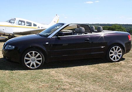 Audi A4 A4 Cabrio 3.0 V6 S-Line 220 PS Xenon Navi 18 Zoll