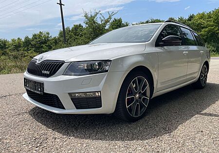 Skoda Octavia Combi 2.0 TDI DSG RS Panorama+Teilleder+TÜV NEU
