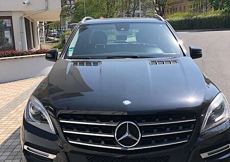 Mercedes-Benz 350 AMG Line (Innen & Außen)