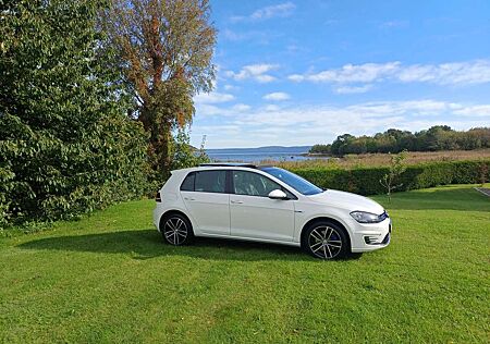 VW Golf Volkswagen 1.4 GTE Plug-In-Hybrid DSG