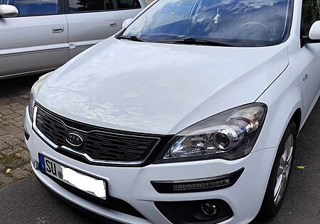 Kia Cee'd gebraucht kaufen Kia Cee'd Ceed / Ceed 1.6 CVVT Spirit, LPG, Steuerketten Neu