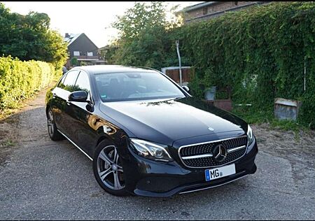 Mercedes-Benz E 220 D Scheckheft Widescreen W213