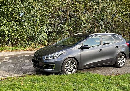 Kia Cee'd Ceed / 1.4 CVVT Dream-Team Edition