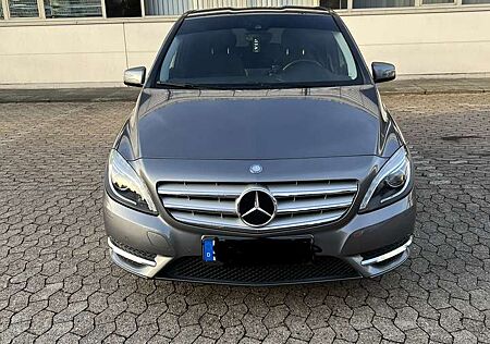 Mercedes-Benz B 200 (BlueEFFICIENCY) 7G-DCT