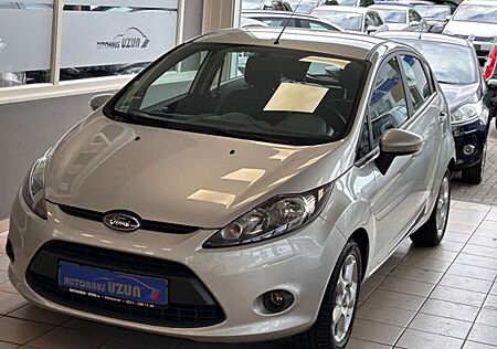 Ford Fiesta Trend 5 türig Klima Alu Allwetterreifen