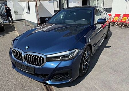 BMW 520 d xDrive M Sport Alcantara Sport Sitze LED
