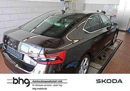 Skoda Superb 2.0 TDI 4x4 DSG L&K ACC Glasdach DCC Navi