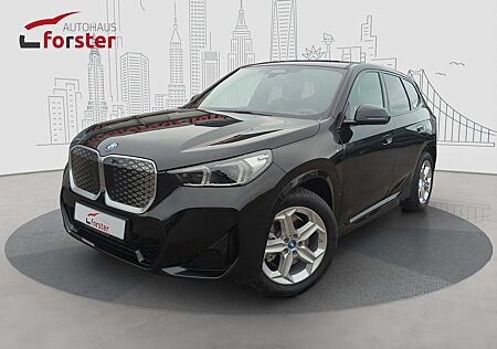 BMW iX1 30 xDrive M Sport AHK ACC HUD Lenkradh.