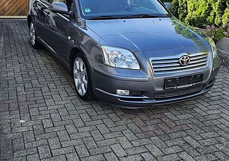 Toyota Avensis 2.0 VVT-i Sol