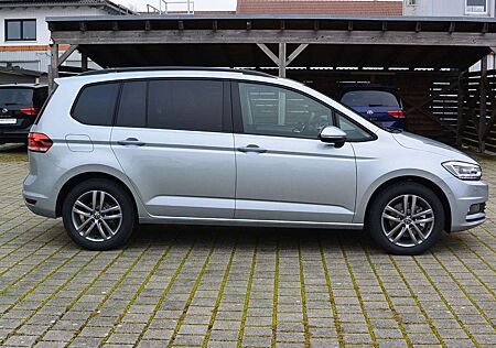 VW Touran Volkswagen Edition 1.5 TSI 7-Sitzer AHK APP SOFORT !