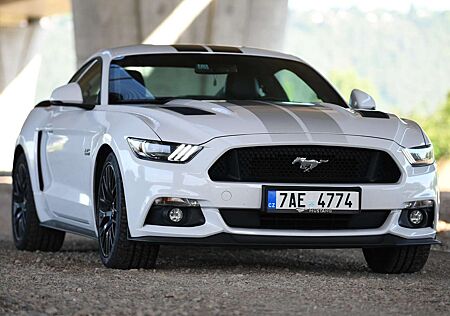 Ford Mustang 5.0 Ti-VCT V8 Aut. Black Shadow Edition