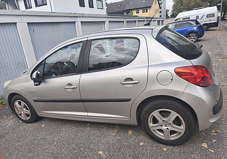 Peugeot 207 1.4 Benzin 75ch