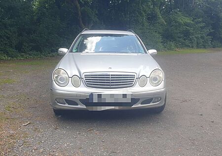 Mercedes-Benz E 220 T CDI (211.206)