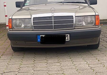 Mercedes-Benz 190 E 2.0