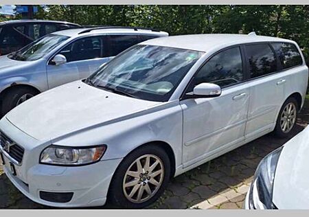 Volvo V50 Momentum