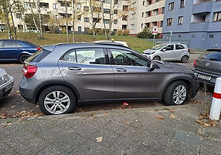 Mercedes-Benz GLA 200 (CDI) d 4Matic 7G-DCT Style
