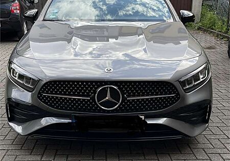 Mercedes-Benz A 200 AMG+ NIGHT PAKET