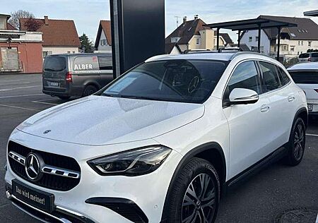 Mercedes-Benz GLA 220 d 4MATIC Progressive/Multibeam/Distronic