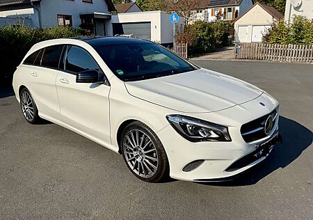 Mercedes-Benz CLA 200 Navi, Rückfahrkamera, aAHK, Panoramadach, Leder