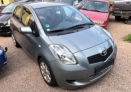 Toyota Yaris 5-Türer 1.3 i. Automatik Multi Mode Sol