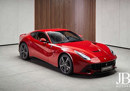 Ferrari F12 Carbon Lift LED Racing Seats Kamera Scuderia