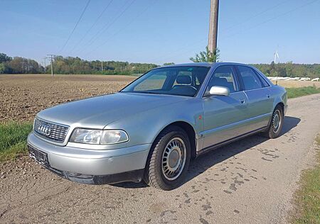 Audi A8 2.8 TÜV neu Scheckheft 1. Hand