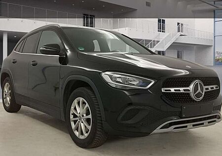 Mercedes-Benz GLA 200 d 4Matic/Navi/Kamera/Leder/AHK