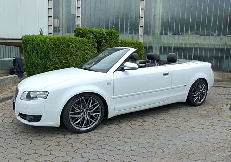 Audi A4 Cabriolet 2.0 TDI S-Line/Leder/Xenon/Bose
