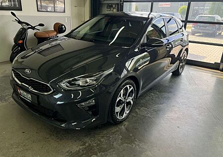 Kia Cee'd Ceed / Ceed 1.6 CRDi Autom. Platinum Edition+SCC+AHK