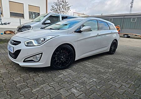 Hyundai i40 cw FIFA World Cup Edition*8Fach bereift *