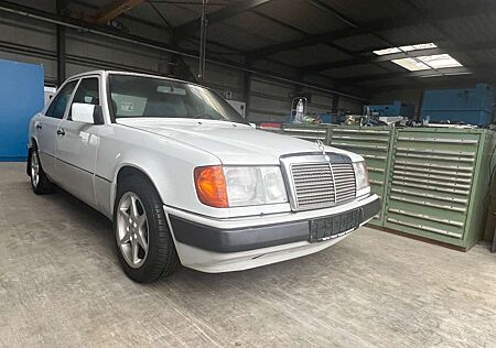 Mercedes-Benz E 250 E-Klasse D