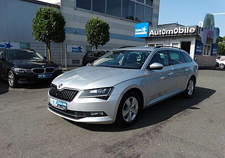 Skoda Superb Combi2.0 Tdi-ACC-DSG*NAVI*AHK*1Hand*LED