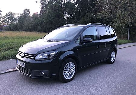 VW Touran Volkswagen 1.6 TDI DPF BlueMotion Technology Comfortline