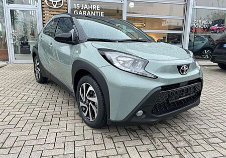 Toyota Aygo (X) 1,0l Teamplayer CVT ACC SHZ Kamera Spurhalteass. A