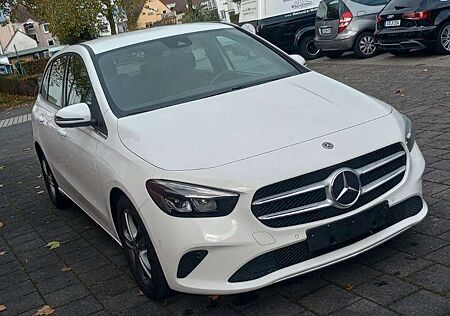 Mercedes-Benz B 180 gebraucht kaufen Mercedes-Benz B 180 Auto 1.HD Navi Rückf Spurh Totw Scheckheft